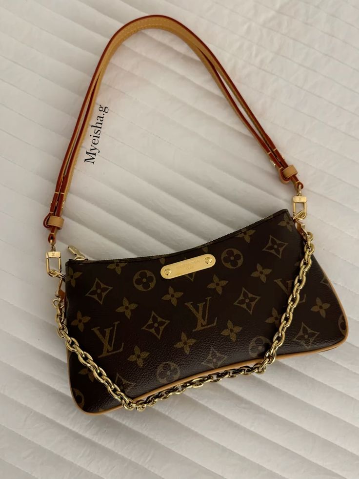 Louis Vuitton Pochette Liv