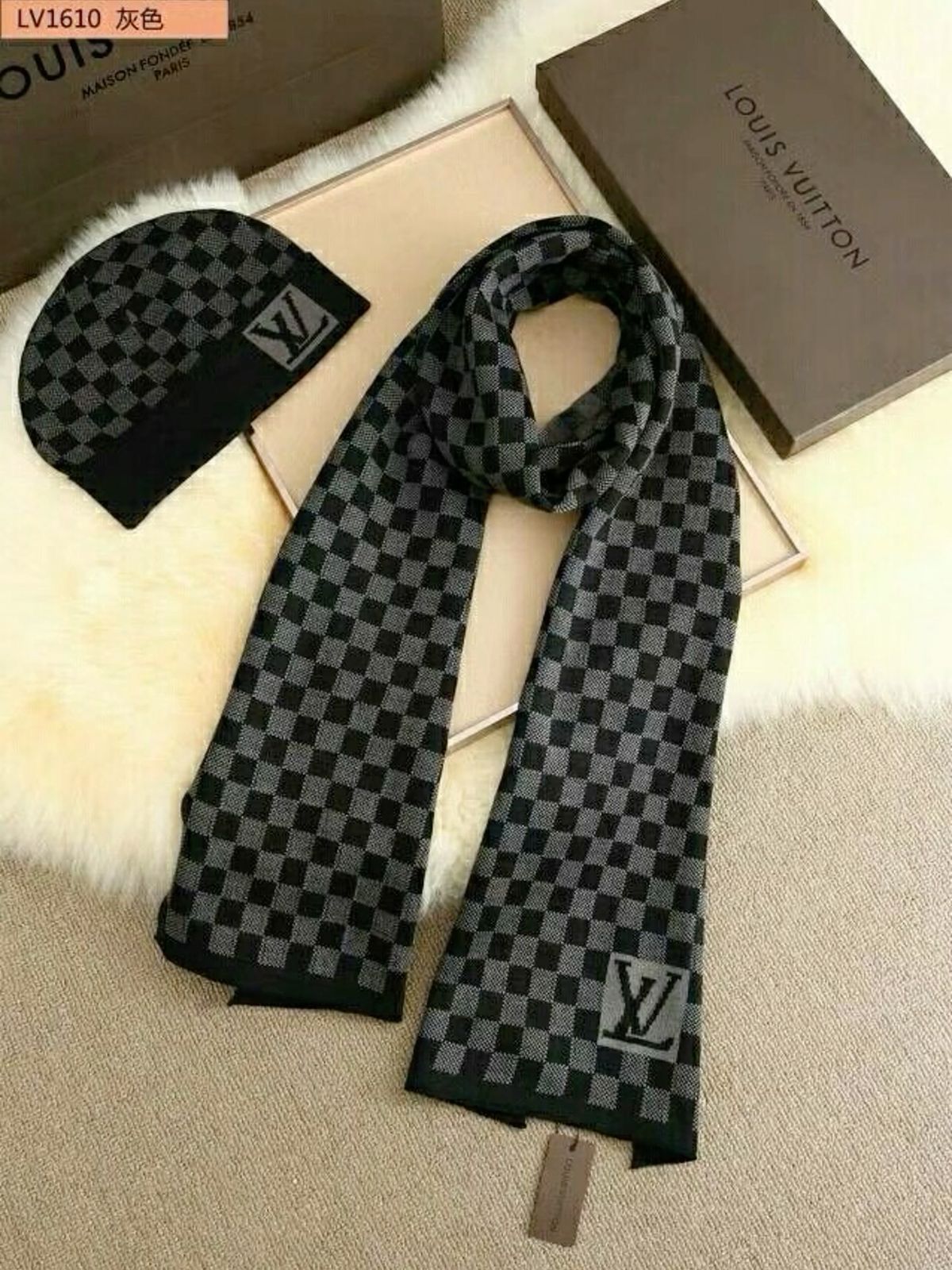 LV Cowl and Hat